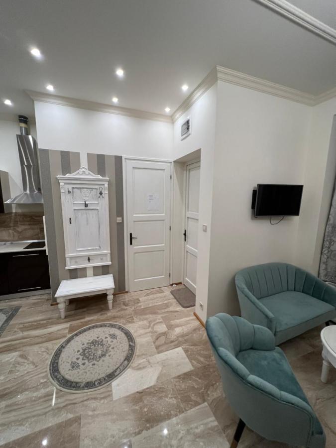 Kalitka Apartman Eger Esterno foto